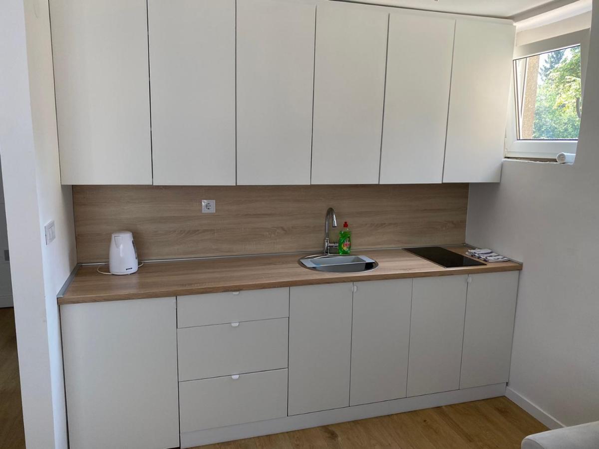 Mia Apartman Visoko Exteriör bild